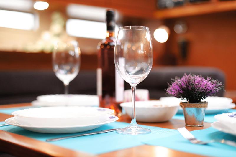 Book yachts online - sailboat - Bavaria 45 Cruiser - Samara - rent