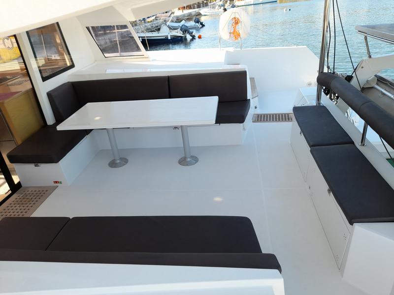 Book yachts online - catamaran - Nautitech 46 - Aquaholic - rent