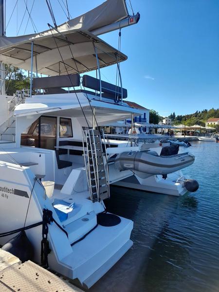Book yachts online - catamaran - Nautitech 46 - Aquaholic - rent