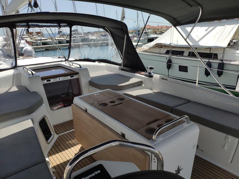 Book yachts online - sailboat - Jeanneau 51 - Sogno di Mare - rent