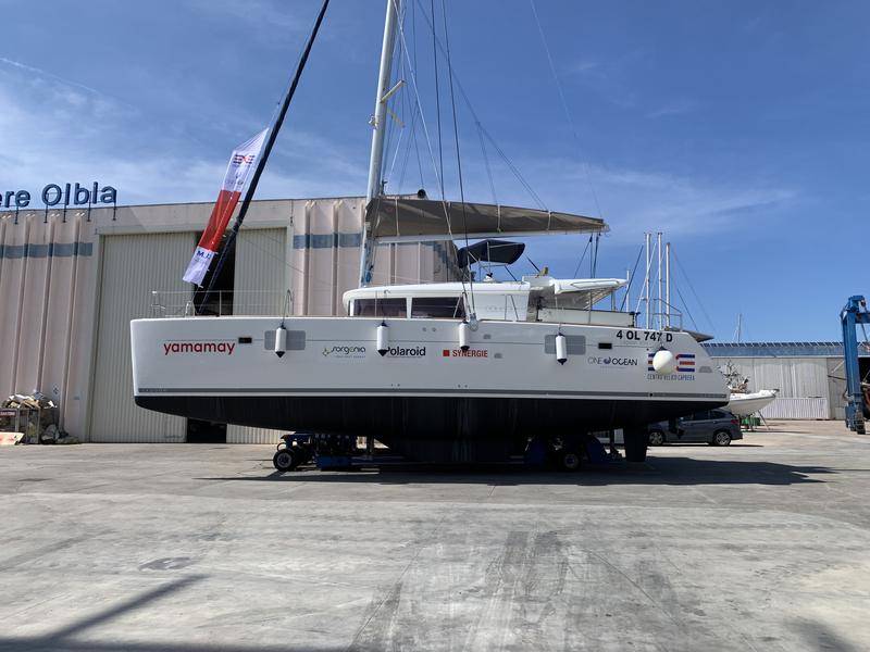 Book yachts online - catamaran - Lagoon 450  Fly (A/C-Generator-Watermaker-SolarPanel) - Corona Borealis - rent