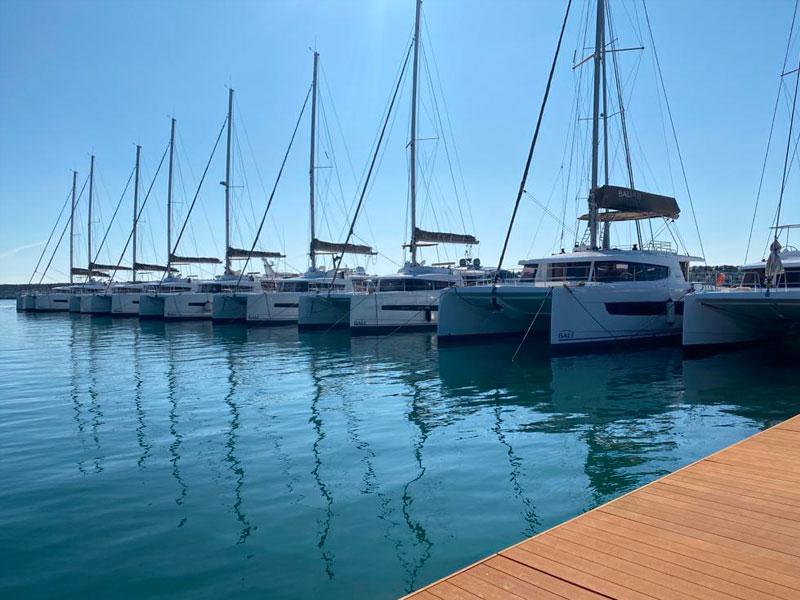 Book yachts online - catamaran - Bali 4.1 (watermaker) - Summertime (WM, Inverter) - rent