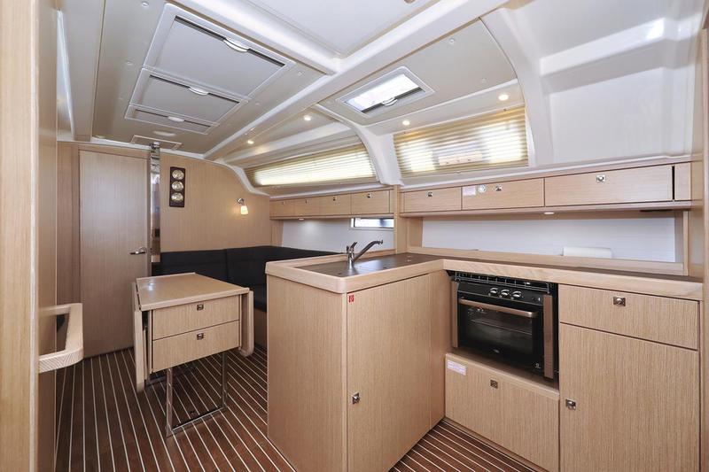 Book yachts online - sailboat - Bavaria Cruiser 37 - Sofija - rent