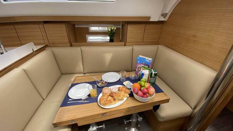 Book yachts online - sailboat - Elan Impression 40.1 - Eliana - rent