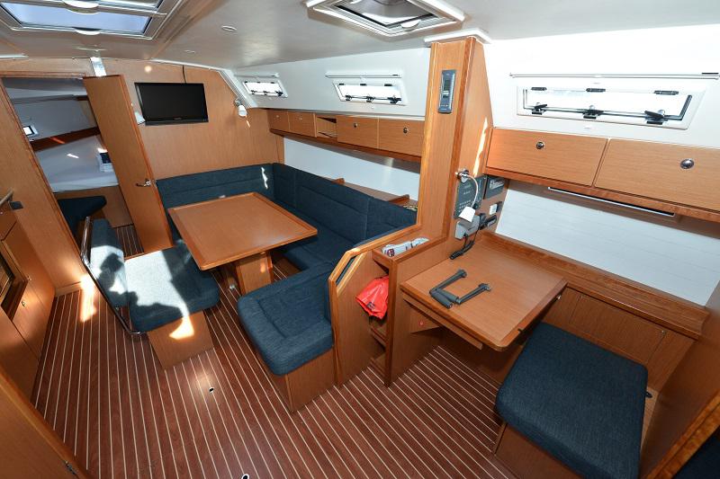 Book yachts online - sailboat - Bavaria Cruiser 40 - Joy   - rent