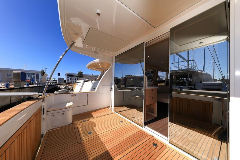 Book yachts online - motorboat - Greenline 40 - Astoria - rent