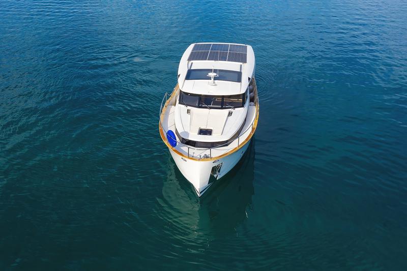 Book yachts online - motorboat - Greenline 40 - Astoria - rent