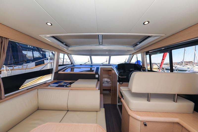 Book yachts online - motorboat - Greenline 40 - Astoria - rent