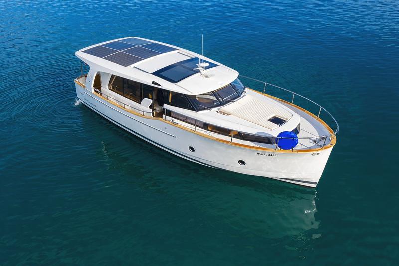 Book yachts online - motorboat - Greenline 40 - Astoria - rent