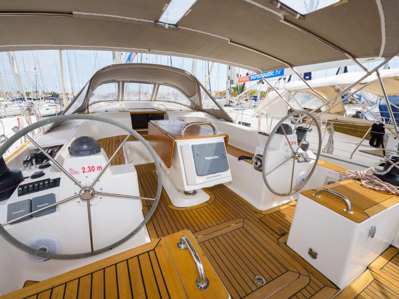 Book yachts online - sailboat - Elan 514 Impression - Maja 07   - rent