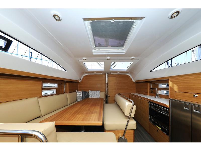 Book yachts online - sailboat - Elan 45.1 Impression 3 cabins 2 heads - Urshy - rent