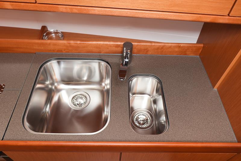 Book yachts online - sailboat - Bavaria Cruiser 46 - Avelina - rent