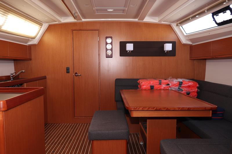 Book yachts online - sailboat - Bavaria Cruiser 46 - Avelina - rent