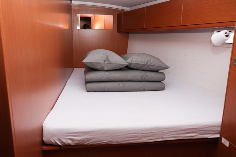 Book yachts online - sailboat - Bavaria Cruiser 46 - Avelina - rent