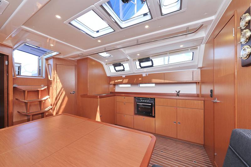 Book yachts online - sailboat - Bavaria Cruiser 46 - Summer Jazz - rent
