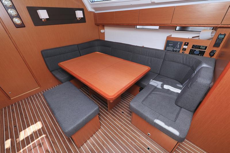 Book yachts online - sailboat - Bavaria Cruiser 46 - Summer Jazz - rent