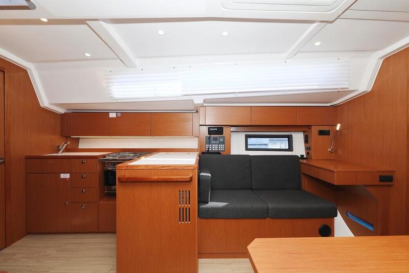 Book yachts online - sailboat - Bavaria C38 - Blue Note - rent