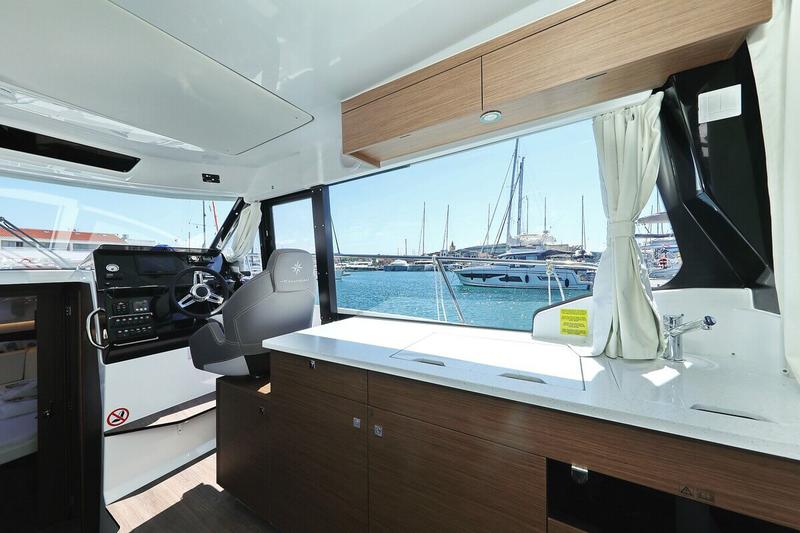 Book yachts online - motorboat - Merry Fisher 1095 FLY - Tana - rent