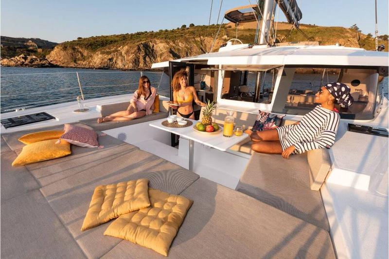 Book yachts online - catamaran - Bali 4.2 - Supernova - rent