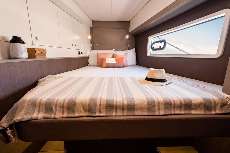 Book yachts online - catamaran - Bali 4.2 - Supernova - rent