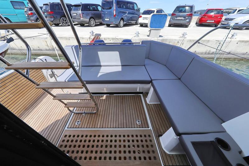 Book yachts online - motorboat - Antares 11 Fly OB - Solis - rent
