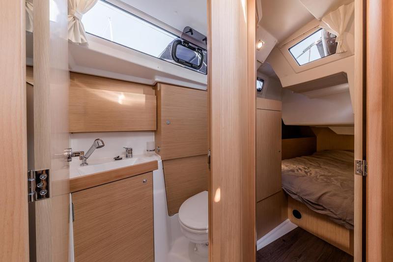 Book yachts online - sailboat - Oceanis 38.1 - Reya - rent