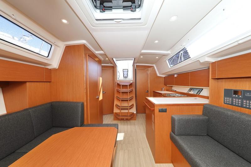 Book yachts online - sailboat - Bavaria C38 - WioSam - rent