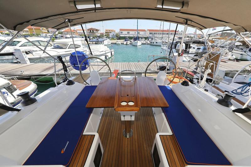 Book yachts online - sailboat - Bavaria C38 - WioSam - rent