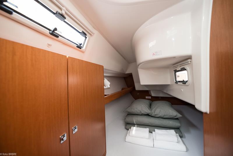 Book yachts online - sailboat - Bavaria Cruiser 34 - Lia  - rent