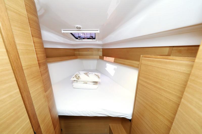 Book yachts online - sailboat - Elan Impression 40.1 - Valata - rent