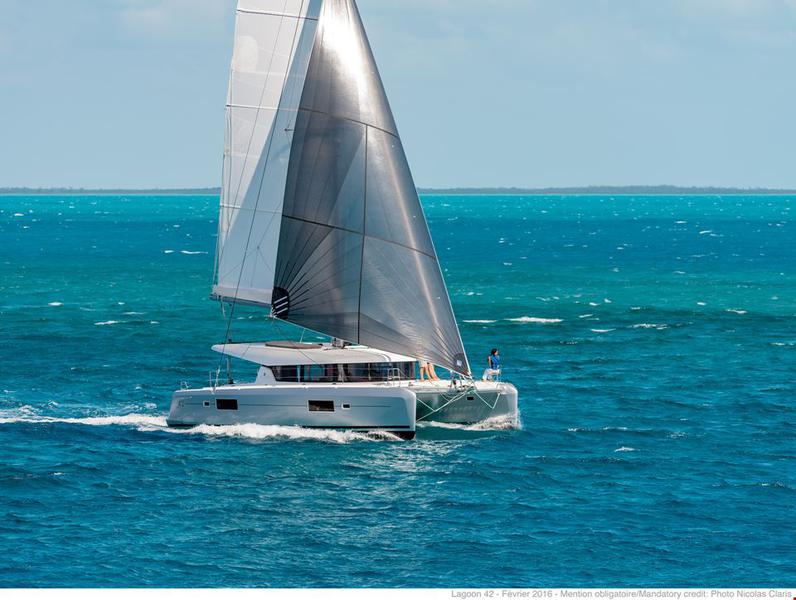 Book yachts online - catamaran - Lagoon 42 - Sail la Vie - rent