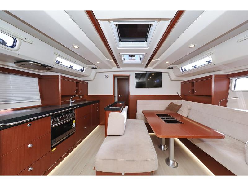 Book yachts online - sailboat - Hanse 505 - Nala - rent