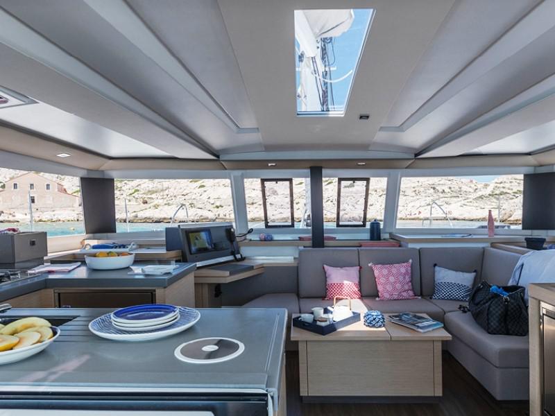 Book yachts online - catamaran - Astréa 42 - Adele - rent