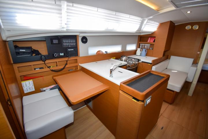 Book yachts online - sailboat - Sun Odyssey 410 - Sky Asya - rent