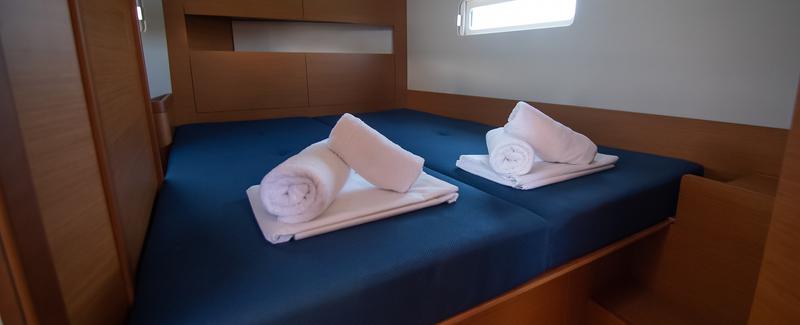 Book yachts online - sailboat - Sun Odyssey 410 - AVRA - rent