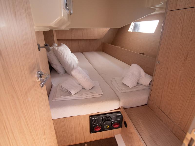 Book yachts online - sailboat - Oceanis 41.1 - KOSTIS - rent