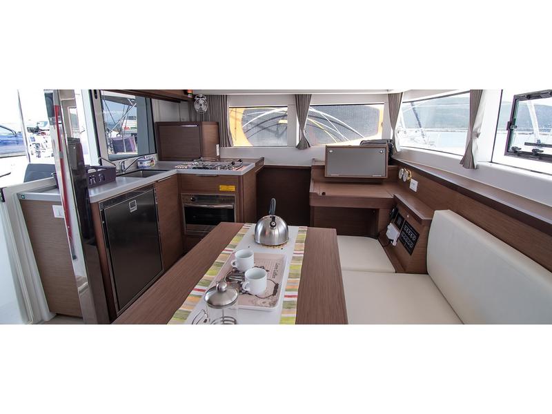 Book yachts online - catamaran - Lagoon 40 - ANGELO - rent