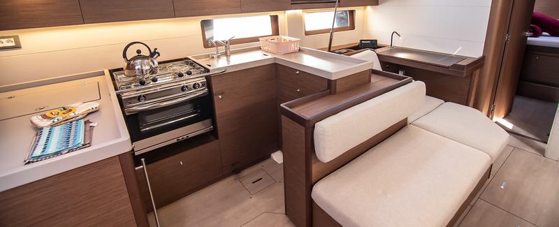 Book yachts online - sailboat - Oceanis 51.1 - THEODORA GEN.+A.C. - rent