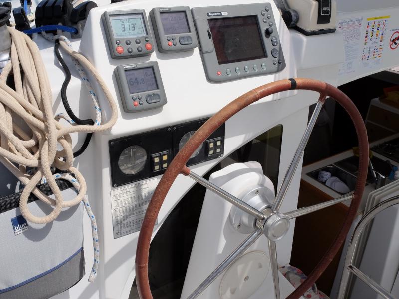 Book yachts online - catamaran - Lagoon 380 - Bagpuss - rent