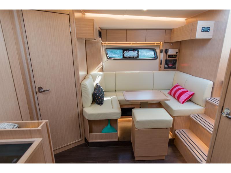 Book yachts online - motorboat - Bavaria SR41 - Sandy I  - rent