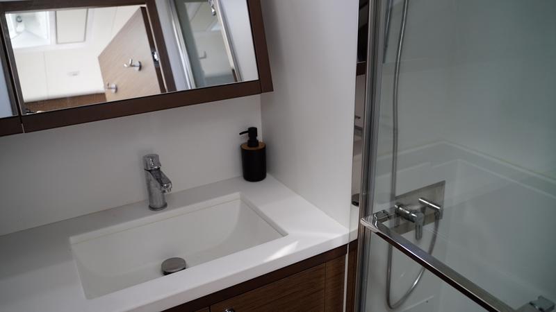 Book yachts online - catamaran - Lagoon 52 - Blue Velvet - rent
