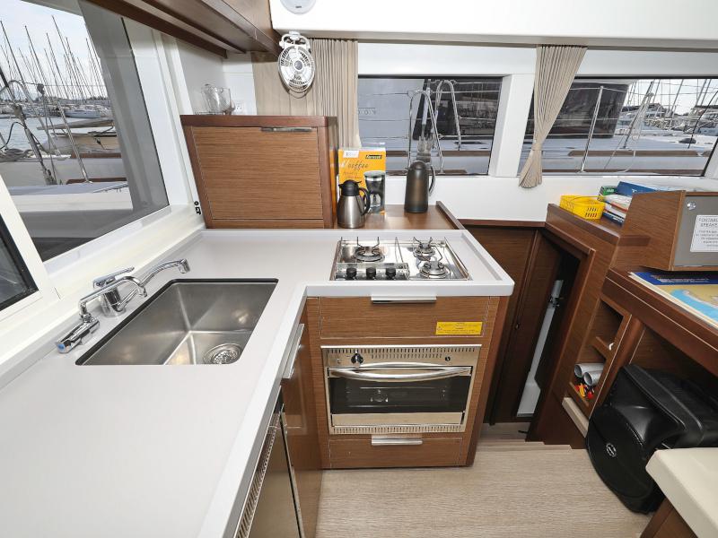 Book yachts online - catamaran - Lagoon 40 - TOM &amp; JERRY - rent
