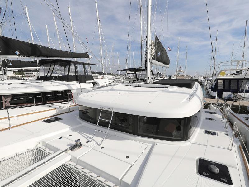 Book yachts online - catamaran - Lagoon 40 - MARI - rent