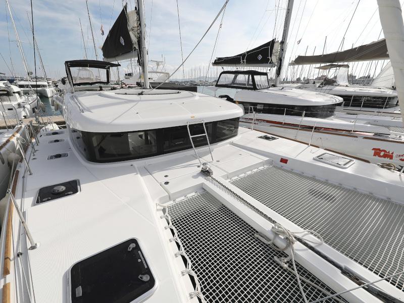 Book yachts online - catamaran - Lagoon 40 - MARI - rent