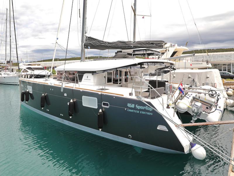 Book yachts online - catamaran - Lagoon 450 - OASIS - rent