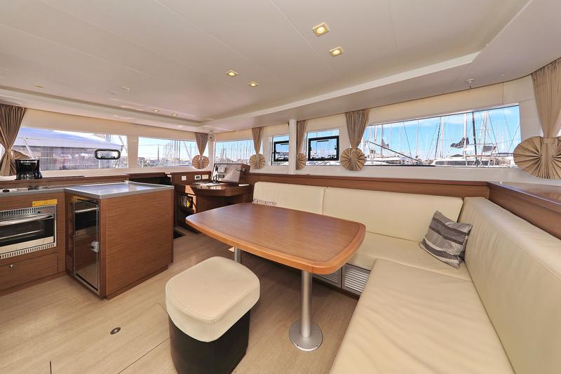 Book yachts online - catamaran - Lagoon 450 F - MUST HAVE - rent