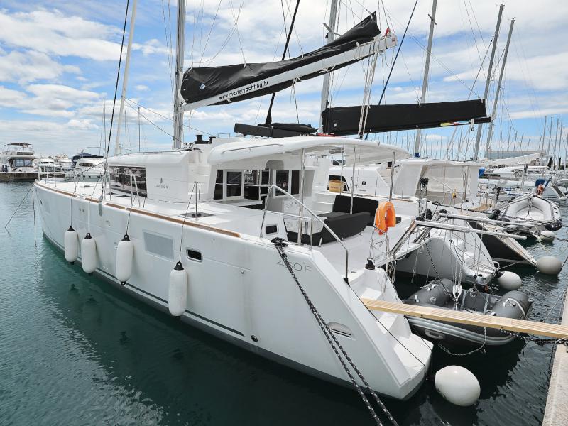Book yachts online - catamaran - Lagoon 450 F - MUST HAVE - rent