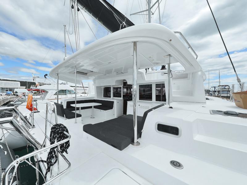 Book yachts online - catamaran - Lagoon 450 F - MUST HAVE - rent