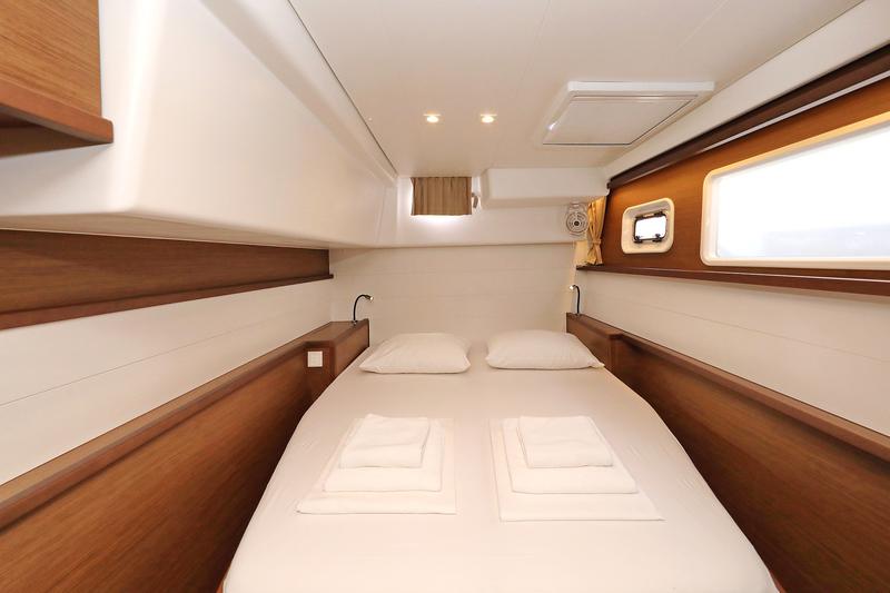 Book yachts online - catamaran - Lagoon 450 F - MUST HAVE - rent