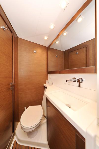 Book yachts online - catamaran - Lagoon 450 F - MUST HAVE - rent